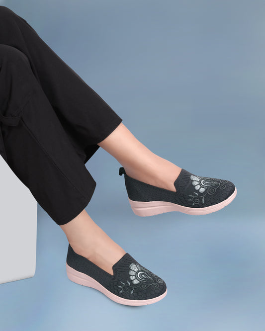 Elegant Comfort Women's Slip-On Activewear Shoes