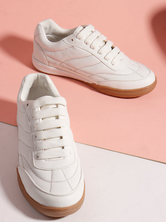 PureMotion Sneakers